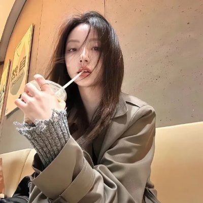 弘大春晓 海报